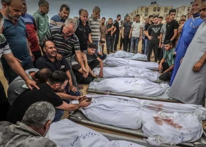 شمار شهدای نوار غزه به ۴۱ هزار و ۲۲۶ نفر رسید وزارت بهداشت فلسطین در جدیدترین آمار اعلام کرد که از هفتم اکتبر۲۰۲۳ (۱۵ مهرماه۱۴۰۲) تاکنون ۴۱ هزار و ۲۲۶ شهروند فلسطینی در نوار غزه به شهادت رسیدند.