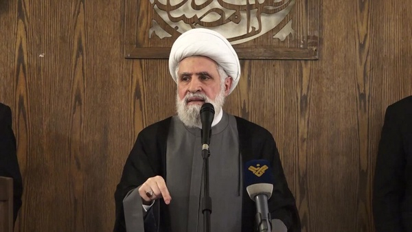 حزبالله سر سوزنی عقبنشینی نمیکند/ساختار فرماندهی حزبالله پابرجاست شیخ نعیم قاسم معاون دبیرکل حزبالله لبنان در اولین سخنان خود پس از شهادت سید مقاومت، گفت که سازمان فرماندهی حزبالله کاملا پابرجاست.