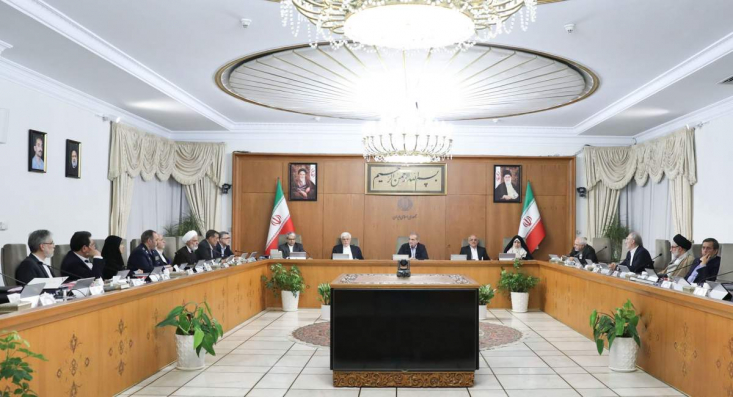 ۱۰۰ روز از دولت چهاردهم گذشت/ برنامه قوه مجریه «روزمرگی» است؟ طی ۱۰۰ روزه اخیری که دولت چهاردهم زمام مور اجرایی کشور را بر عهده داشته است، قوه مجریه بیشتر به امور روزمره رو آورده و گویی برنامه مدون و راهبردی برای آینده کشور ندارد.