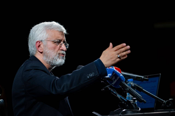 اینکه ما در لایحه‌ی بودجه، رشد ۳/۵ درصد را پیش‌بینی کنیم، نگران کننده است. مطالبه‌ی این مطلب، برای تقویت و کمک به دولت است. رشد ۸ درصد کاملا ممکن است و فقط یک شعار نیست. رشد اقتصادی ۸ درصد یعنی رفاه بیشتر مردم.
