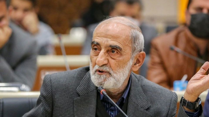 نماینده رهبر انقلاب در موسسه کیهان: ظریف و روحانی به نقض عهد آمریکا در برجام اقرار کردند مدیرمسئول روزنامه کیهان گفت: ظریف در مرداد ۹۷، یعنی ۲ سال بعد از برجام گفته که «من اعتراف میکنم که اشتباه کردم و به حرف جان کری وزیر خارجه وقت آمریکا اعتماد کردم».