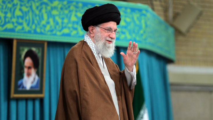 پخش زنده سخنرانی نوروزی رهبر انقلاب، جمعه اول فروردین ۱۴۰۴ ساعت ۱۰ صبح سخنرانی نوروزی حضرت آیتالله خامنهای رهبر انقلاب اسلامی، صبح فردا، جمعه اول فروردین ۱۴۰۴ با حضور اقشار مختلف مردم تهران و جمعی از مسئولین در حسینیه امام خمینی(ره) برگزار میشود.