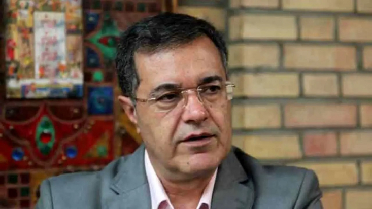 طبق تجربه، این افراد، که جمهوری اسلامی را از دریچه تحلیل‌های شکسته نظاره کرده‌اند و کسانی که در گذشته همین ادعاها را مطرح می‌کردند، امروز دیگر در میان ما نیستند؛ استخوان‌هایشان پوسیده است و نظریه‌هایشان نیز با آن‌ها دفن شده است.