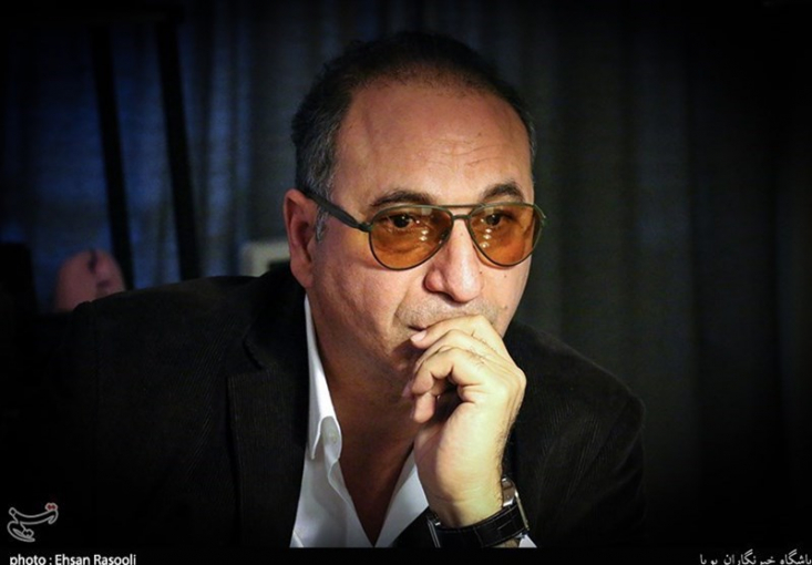 حمید فرخ‌نژاد و امثالِ او در لحن و گفتار و رفتارشان نشان داده‌اند از رفتن‌شان پشیمان‌اند. مخصوصاً زمانی که می‌گویند خودم مانده‌ام و تلفن همراهم. البته اشکان خطیبی، ارژنگ امیرفضلی و حتی برخی از خانم‌های بازیگر هم به مهاجرت اشتباهی‌شان، اذعان کرده‌اند.

