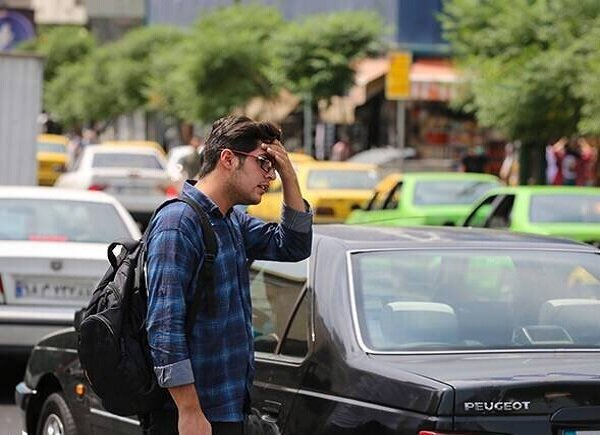 اداره کل هواشناسی استان تهران با اشاره به روند افزایش نسبی دما در تهران از ورود یک سامانه بارشی جدید طی روز پنجشنبه (۲۱ فروردین‌ماه) به استان خبر داد.

 