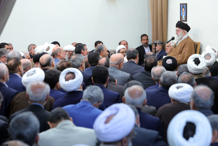رهبر معظم انقلاب اسلامی در اولین دیدار سال نو با مسئولان ارشد سه قوه، پیگیری را حلقه مفقوده مسیر تحقق اهداف کشور خواندند و تلاش برای تحقق شعار سال را دستور کار مشترک سه قوه قرار دادند.

