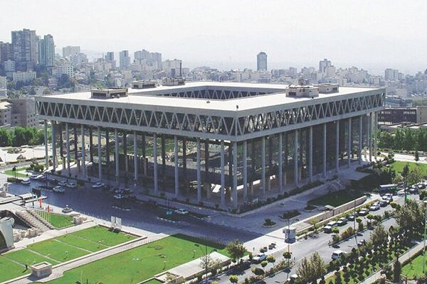 جمعی از نمایندگان مجلس شورای اسلامی، از تولید برنامه‌های تحولی در ایام ماه مبارک رمضان و نوروز امسال از سوی سازمان صدا و سیما تقدیر کردند.

