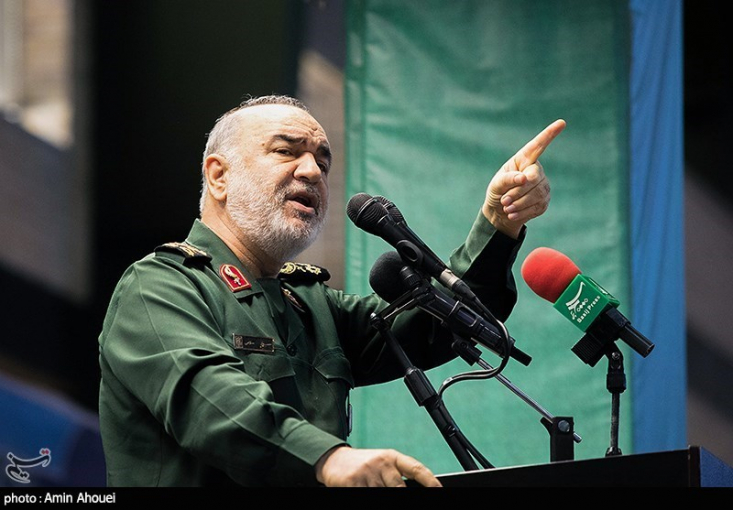  اخوت و برادری و همدلی در بین ارتش و سپاه رشد بسیار محسوسی کرده است و ما در جایگاهی هستیم که می‌توانیم برای همدیگر فدا شویم.