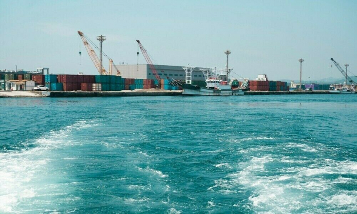 پاکستان در بحبوحه تنش‌های تجاری جهانی با اعلام تعرفه‌های آمریکا بر واردات، درصدد توسعه تجارت دریایی با منطقه شرق آفریقا از طریق مسیرهای دریایی جدید است.