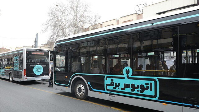 مدیرعامل شرکت واحد اتوبوسرانی شهر تهران از اولین خط اتوبوس‌های برقی در تهران رونمایی کرد.

