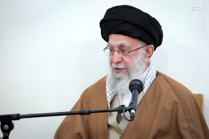 رهبر معظم انقلاب اسلامی در مجلس عزاداری شهادت امام صادق (علیه‌السلام)، با اشاره به این احادیث، می‌فرمایند: «در دوران امام صادق (علیه‌السلام)، بر اساس مشیت الهی، تحولی بزرگ و قیامی به نفع اهل‌بیت (علیه‌السلام) پیش‌بینی شده بود.