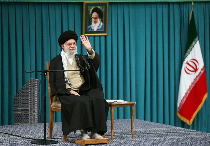 کارگزاران حج هفته آینده با رهبری انقلاب دیدار میکنند مسئولان بعثه مقام معظم رهبری و سازمان حج و زیارت و جمعی از کارگزاران حج، یکشنبه ۱۴ اردیبهشت ۱۴۰۴ با حضور در حسینیه امام خمینی (ره)، با حضرت آیتالله خامنهای دیدار خواهند کرد.