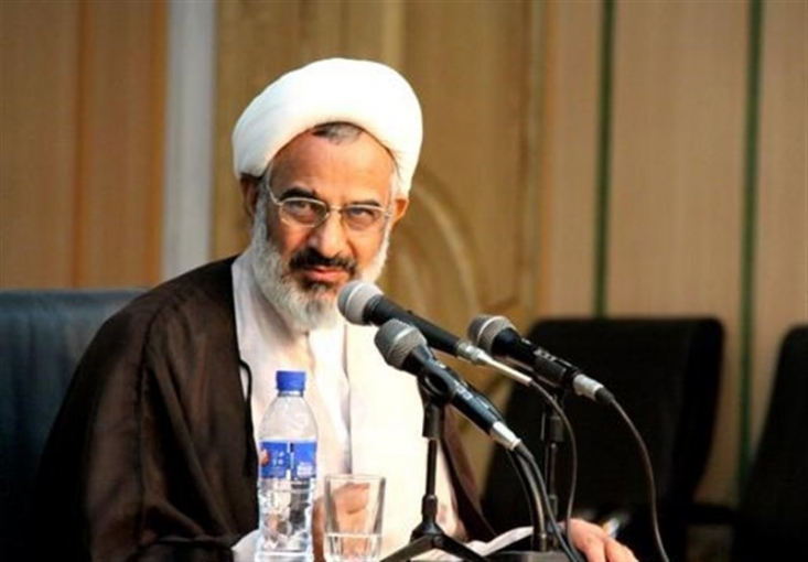 نماینده ولی فقیه در سپاه: تغییر فرمانده کل سپاه کذب و دروغ پردازی است حجتالاسلام و المسلمین حاجی صادقی، نماینده ولی فقیه در سپاه گفت: فرمانده کل سپاه با اقتدار، قدرت، توانمندی و با برنامه، محکم و استوار در حال فعالیت است و این شایعات هیچ تاثیری در فعالیت ایشان و سازمان پرقدرت سپاه ندارد.