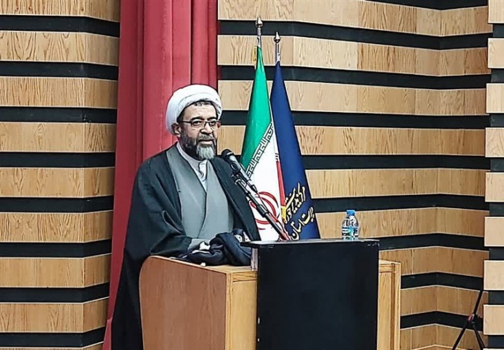 فناوریها نباید مانع ارتباط واقعی اساتید و شاگردی شود مدیر حوزههای علمیه خواهران گفت: حوزههای علمیه برای بهرهگیری از فرصتهای تربیتی باید به هر نحوی هویت استاد و شاگردی را رسمیت بخشی کند.