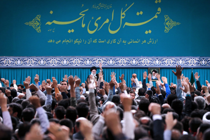 رهبر انقلاب: در دولت شهید رئیسی ۸ هزار کارخانه را برگرداندند به کار؛ یکی از افتخارات شهید عزیز همین بود/ انتقاد رهبر انقلاب از لغو ممنوعیت واردات کالای مشابه داخلی رهبر معظم انقلاب اسلامی تاکید کردند: من شنیدم اخیراً یکی از دستگاهها اعلام کرده که ممنوعیت ورود محصولات دارای مشابه داخلی ممنوعیتش برداشته شد. چرا برداشته بشود؟ آن چیزی که در داخل تولید میشود، آن را ترویج کنید.