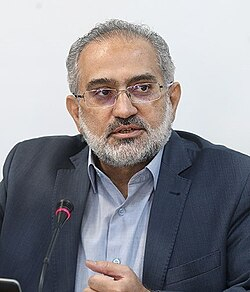 شهید رئیسی به روستاهایی رفت که مسئولان نامش راهم نشنیده بودند/ شهید جمهور کسی نبود که گرفتار دیوانسالاری اداری شود شهید رئیسی دائماً میگفت فرصتها به سرعت باد عبور میکنند و زمان از دست میرود؛ کار مردم را سریع و بدون فوت وقت انجام دهید و اگر کوتاهی کنید فردای قیامت باید جوابگو باشید.