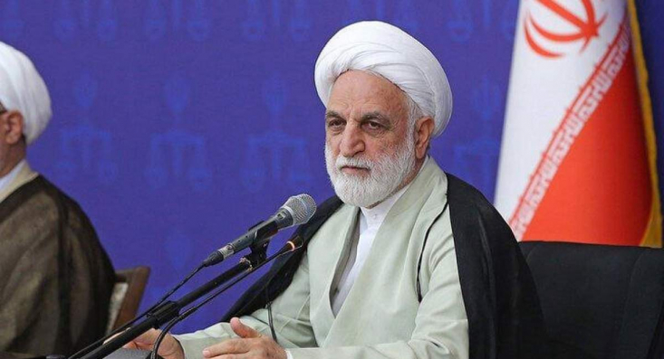 اژهای: شهید رئیسی تا لحظه آخر حیات پربرکتش فسادستیز بود رئیس قوه قضاییه در گفتگوی مشروح پیرامون ابعاد شخصیتی شهید رئیسی همزمان با نخستین سالگرد شهادت شهید راه خدمت، گفت: شهید رئیسی در پیشبرد امور و گرهگشایی از مشکلات مردم جهد و جدیت و سختکوشی داشت و بویژه در این راستا به طبقات و اقشار کمتر برخوردار توجه خاص داشت.