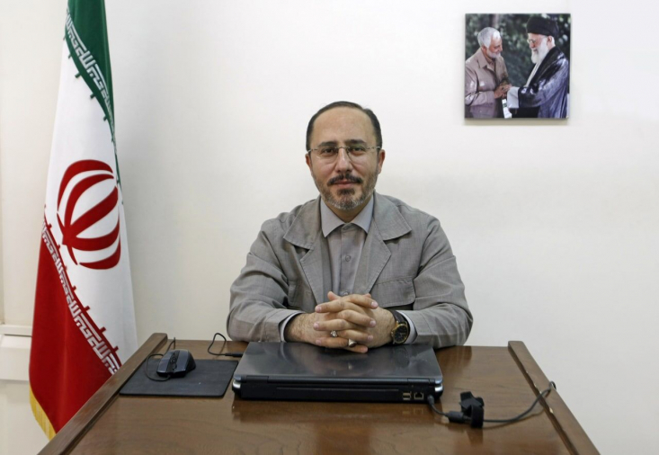 ایده سیاسی شکستخورده «حل مشکلات کشور از طریق مذاکره با آمریکا» شاید ابتداییترین اقدام، محاکمه قانونی عناصر تابلودار جریانی بود که ۸ سال با وعده دروغین «مذاکره با آمریکا راه حل مشکلات است»، خسارات جبران ناپذیری بر این کشور تحمیل کردند و در این یکسال نیز با پرچمداری همان عناصر، خسارتها عینا تکرار شد.