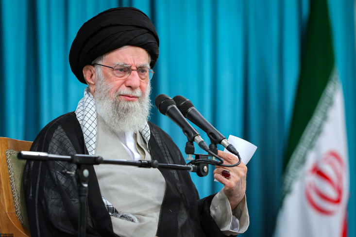 رهبر معظم انقلاب: رژیم صهیونی باید منتظر مجازاتی سخت باشد در پی حمله سحرگاه امروز، حضرت آیتالله خامنهای در پیامی تاکید کردند: رژیم صهیونی دست پلید و خونآلود خود را به جنایتی در کشور عزیزمان گشود و ذات خبیث خود را با زدن مراکز مسکونی بیش از گذشته آشکار کرد. این رژیم باید منتظر مجازاتی سخت باشد.