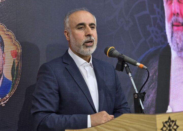 کنعانی: ایران ابتکار عمل را در دست گرفته است سخنگوی سابق وزارت خارجه گفت: ایران ابتکار عمل را در دست گرفته و ضربات پیاپی و دردناک خود را بر پیکره خسته رژیم وارد میکند.