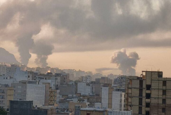 مراقب چشم ها در برابر موج انفجار باشید عضو هیأت علمی دانشگاه علوم پزشکی ایران گفت: افراد باید از مناطق پرخطر مانند محل انفجارها دوری کنند، زیرا موج انفجار میتواند آسیبهای جدی به چشم وارد کند.