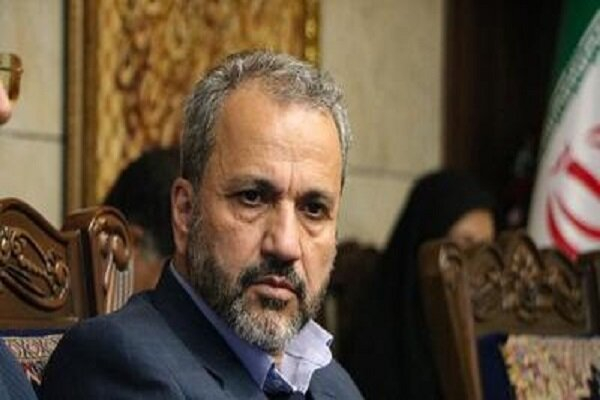 اتباع غیر مجاز باید کشور را در موعد مقرر ترک کنند رئیس مرکز امور اتباع و مهاجرین خارجی وزارت کشور با حضور در گفتگوی خبری شبکه خبر گفت: افراد غیرمجازی که در کشور هستند، باید کشور را در موعد مقرر ترک کنند.