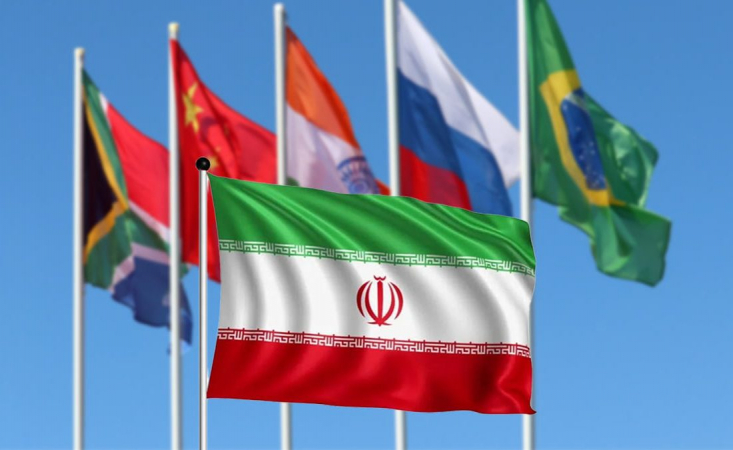 بریکس با ایران علیه یکجانبهگرایی غرب صفآرایی کرد/ کشورهای عضو بریکس، تجاوزات اخیر آمریکا و رژیم صهیونیستی علیه ایران را محکوم کردند پیام نهایی این نشست این بود که عصر انفعال در برابر زورگوییهای غرب به پایان رسیده است؛ این پایان نه تنها انزوای دیپلماتیک ایران را شکسته، بلکه جایگاه کشور را به عنوان بازیگری کلیدی در معادلات نوین جهانی تثبیت نموده است.
