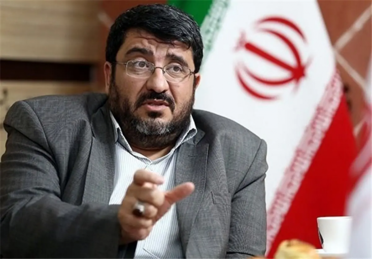 دولتهایی در کشور به ترامپ اعتماد کردند اما به رهبر خودشان نه/ عملیات فریب به حدی بود که حمله به ایران در روز عروسی پسر نتانیاهو استاد دانشگاه تهران: در کنگره بحث سر این است که بمبهای بزرگ به اسرائیل بدهیم یا بمبهای بزرگتر! فضا، فضای برداشتن تحریم نیست و تحریمها دست اینهاست.