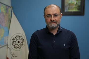 تحریف نکنید! آن جریانی که از طریق تسلط رانتی عوامل خود بر بازار ارز و طلا و بورس و اتاق بازرگانی فشار را بر زندگی مردم و شرطی کردن کشور نسبت به مذاکره تحمیل میکرد چه جریانی بود؟