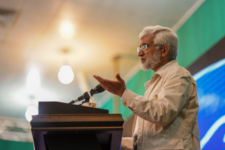 در مقابل نیز خداوند در قران هشدار داده است که «أَلَمْ تَرَ إِلَى الَّذِينَ بَدَّلُوا نِعْمَتَ اللَّهِ كُفْرًا وَأَحَلُّوا قَوْمَهُمْ دَارَ الْبَوَارِ»؛ آیا کسانی را که [شکر] نعمت خدا را به کفران و ناسپاسی تبدیل کردند و قوم خود را به سرای نابودی و هلاکت درآوردند، ندیدی؟