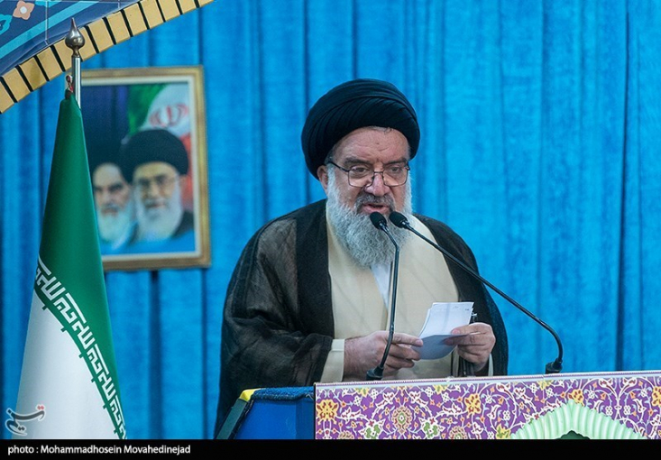 کسی حق شکستن خط قرمزِ وحدت را ندارد/ تریبون نمازجمعه باید روشنگری کند امام جمعه موقت تهران گفت: اتحاد و انسجام دستور قرآن است؛ این مسئله پیام امام و رهبری است. کسی حق شکستن این خط قرمز را ندارد.