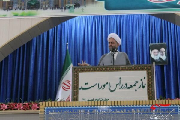 جهان قدرت دفاعی و نظامی ایران را درک کرد - امام جمعه موقت زاهدان گفت: اگر بعضی از افراد تا قبل از جنگ ۱۲ روزه قدرت نظامی ایران را درک نکرده بودند، امروز جهان شاهد اقتدار دفاعی و نظامی ایران است