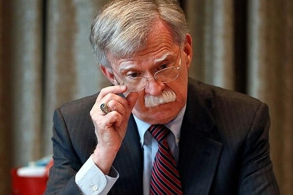 حمله پلیس فدرال آمریکا به خانه «جان بولتون» نیروهای اداره تحقیقات فدرال آمریکا ( اف بی آی) در چارچوب تحقیقات درباره نحوه استفاده جان بولتون از اسناد طبقهبندیشده، به خانه او یورش بردند.