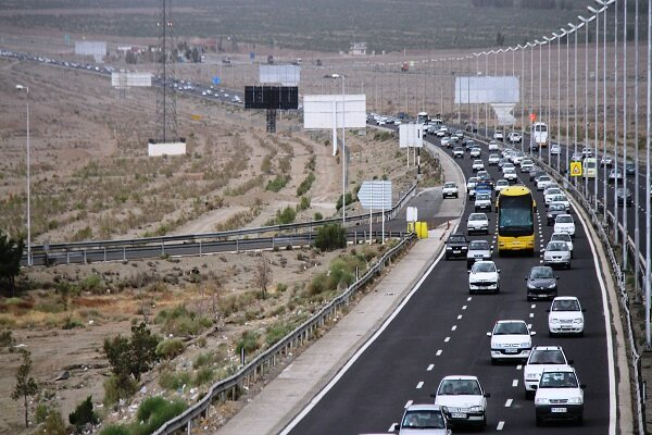 کاهش ۱۰ درصدی ورود خودرو به استان قم ورود خودرو به استان قم در پنج ماهه نخست سال جاری نسبت به مدت مشابه سال گذشته با کاهش ۱۰ درصدی همراه بوده است.