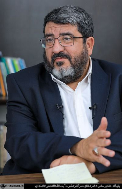 استاد دانشگاه تهران: مردم ایران تحت فشار اقتصادی هستند و آنها می‌دانند که می‌توان با وعده دروغ دادن، رئیس‌جمهور و وزیر شوند؛ آخر کار هم می‌گویند که نگذاشتند و تمام!