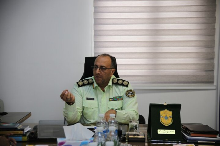 رئیس پلیس امنیت اقتصادی استان سمنان از توقیف دو کامیون در محورهای مواصلاتی استان خبر داد و گفت: هفت تُن و ۸۰۰ کیلوگرم کود شیمیایی قاچاق از این خودروها کشف و ضبط شد.