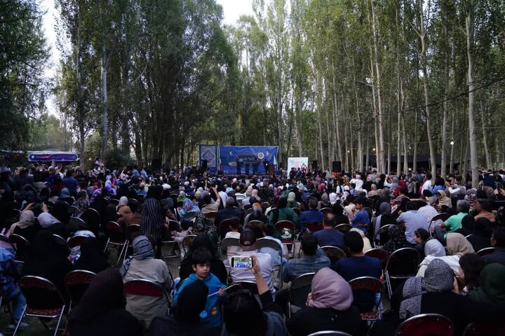 پایان هجدهمین جشنواره ملی آش هجدهمین جشنواره ملی آش و غذاهای سنتی نیر پس از سه روز در میان استقبال کمنظیر مخاطبان و با معرفی نفرات برتر مسابقه آشپزی به کار خود پایان داد