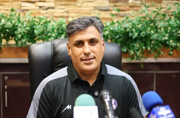 بازیکنانم با قلب شان بازی کردند و بردند سرمربی استقلال خوزستان تصریح کرد: در برنامه ما نبود که بخواهیم در جریان بازی وقتکُشی کنیم. ما بازی سنگینی را پشت سر گذاشتیم و برخوردها در جریان بازی طبیعی بود. استقلال تهران بازیکنان بزرگی دارد.