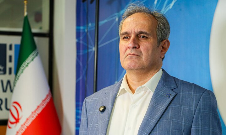 احداث ترمینال ۱۲۰ هزار متری جدید در فرودگاه مهرآباد مدیرعامل شرکت فرودگاهها گفت: مطالعات احداث ترمینال جدید مهرآباد پایان یافته و این پروژه در زمینی به وسعت ۱۲۰ هزار متر مربع طی ۳ تا ۵ سال اجرا میشود.