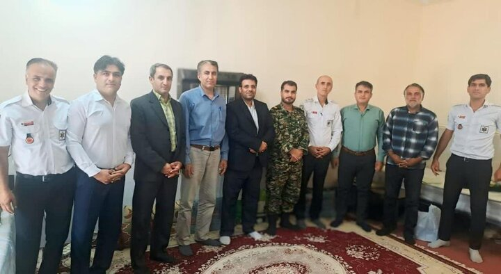 بخشدار امام حسن افزود: امروز بیش از هر زمان دیگر باید از خدمات صادقانه این عزیزان قدردانی کنیم و با حمایت‌های لازم شرایط خدمت‌رسانی بهتر آنان را فراهم آوریم.
