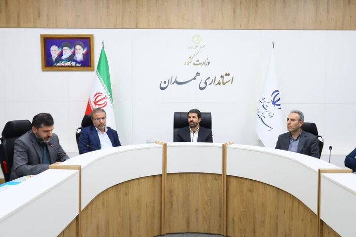 سلامت و امنیت انتخابات غیرقابل اغماض است وی برگزاری انتخاباتی سالم، امن، قانونمند و پرشور را اولویت اصلی دستگاههای اجرایی دانست و افزود: چهار اصل سلامت انتخابات، امنیت انتخابات، رقابت سالم و مشارکت حداکثری که از بیانات مقام معظم رهبری و تجربه تمامی ادوار استخراج شده، مسیر حرکت ما را مشخص میکند.