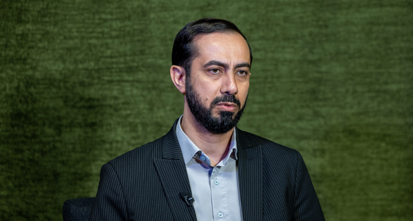 با شناختی که همگان از شخصیت و روحیات شهید آیت‌الله رئیسی دارند، «محال» بود که اگر امری منفعت مردم در آن بود، حتی یک ساعت آن را به تأخیر بیندازند تا به نام خودشان تمام شود.