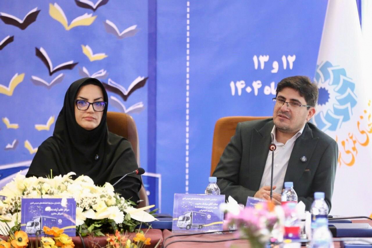 سخنی با دبیرکل نهاد کتابخانههای عمومی کشور؛ یک انتصاب و چند پرسش! بر اساس اطلاعات وبگاه این دو سازمان، محبوب «عضو هیئت علمی» سازمان اسناد و کتابخانه ملی است. آیا عضو هیئت علمی میتواند برای برعهده گرفتن مدیریت اجرایی به یک سازمان عمومی غیردولتی مأمور شود؟
