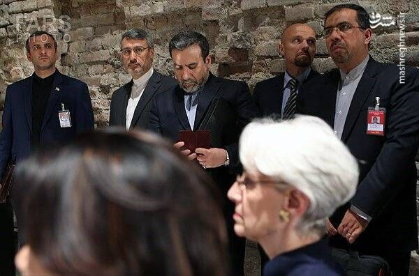 منطق این استدلال، دقیقاً مانند آن است که راننده‌ای خودروی شما را به دره ساقط کند، لاشه آن را با جرثقیل بیرون بکشد و در مقابل طلب خسارت شما بگوید: «نگران نباشید! من ماشین را به همان نقطه اول برگرداندم، پس چرا شاکی هستید؟»