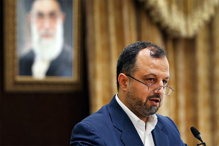 روزنامه اصلاح‌طلب اعتماد کارنامه سید احسان خاندوزی وزیر اقتصاد دولت سیزدهم را بررسی کرد و نوشت: وزارت اقتصاد دولت شهید رئیسی موفق شد روند فروپاشی اقتصاد ایران و روند صعودی تورم را مهار کند و شاخص‌ها را بهبود دهد.