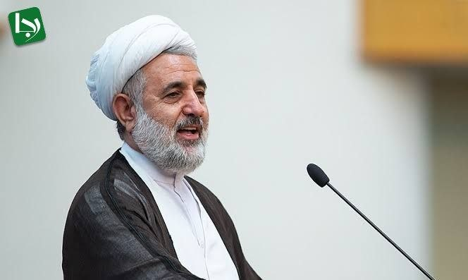 اگر قرار است یک استیضاح به صحن نیاید، نمایندگان استیضاح‌کننده باید به این تشخیص برسند و رئیس مجلس نمی‌تواند اینها را قفل کند و دل‌بخواهی انجام دهد، اما متأسفانه الان شاهدیم که به‌صورت دل‌بخواهی عمل می‌شود. 