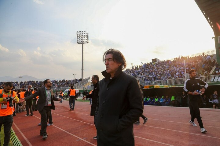 سرمربی تیم فوتبال استقلال پس از تساوی تیمش در دربی صدوششم برابر پرسپولیس گفت: می توانستیم در این دیدار برنده باشیم.

