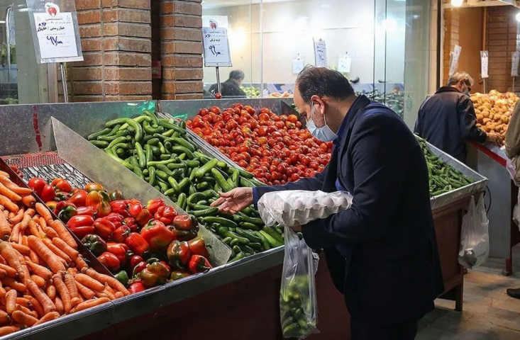  هر کیلوگرم خیار به ۹۰ و گوجه‌فرنگی به ۶۰ هزار تومان نزدیک شد