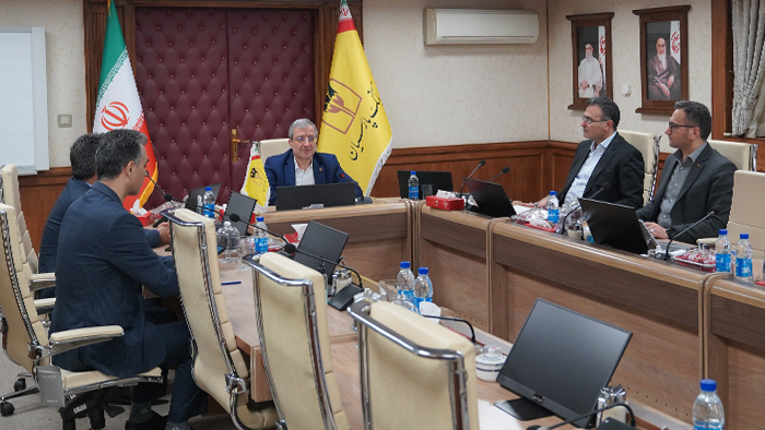 پس از انتشار صورتهای مالی شش ماهه بانک پارسیان و با هدف شفاف سازی و ارایه توضیحات تکمیلی به سهامداران، بانک پارسیان کنفرانس خبری آنلاین خود را برگزار کرد. مدیران بانک در این نشست ضمن تشریح عملکرد مالی و برنامه‌های توسعه دیجیتال، به پرسش‌های سهامداران پاسخ دادند و از رشد پایدار، بهبود کیفیت دارایی‌ها و تقویت سودآوری در شش‌ماهه نخست سال خبر دادند.
