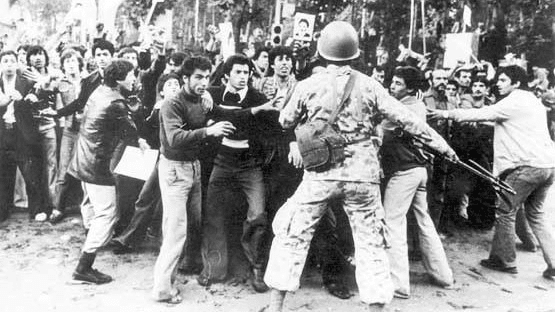 امروز جای منطق 16آذر خالی‌تر از همیشه به‌نظر می‌رسد. رئیس‌ جمهور آمریکا با همکاری نتانیاهو بیش از هزار نفر از مردم ایران به در نبردی مستقیم به خاک و خون می‌کشد اما صدایی از دانشجویانی که یک زمان برعلیه همان نیروهای استکباری قیام می‌کردند، بلند نمی‌شوند. 